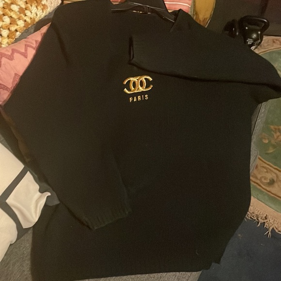 French designer inspired scoop, neck sweater - Picture 3 of 4